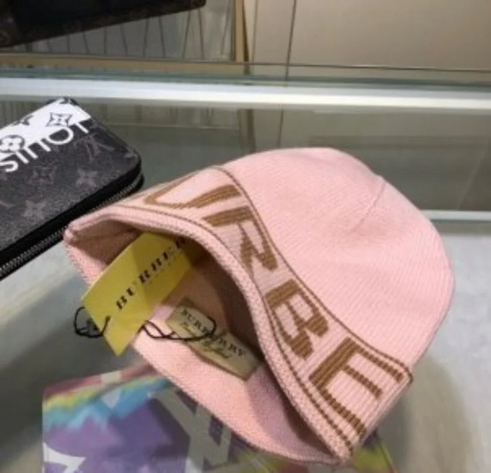 Burberry Logo Knit Beanie Pink - Picture 3 of 4
